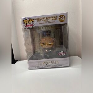 Funko POP! Deluxe Gringotts Head Goblin with Gold Glasses - Brown & Cream